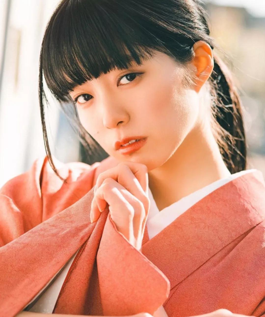 “空气刘海”不受宠了！今年流行这3款“刘海”，热巴郑爽都上头