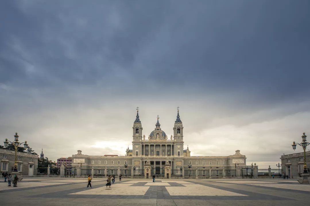 西班牙新年度旅游攻略,西班牙旅游注意事项和禁忌