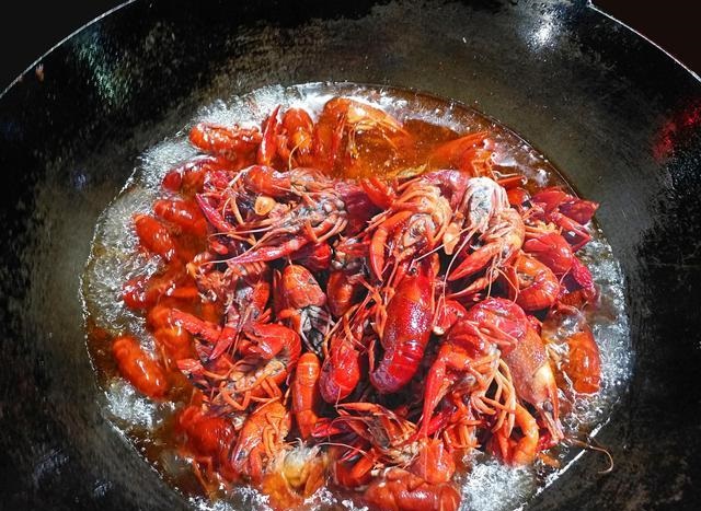 农村土灶上的铁锅什么样的好,农村土灶铸铁锅五印尺寸