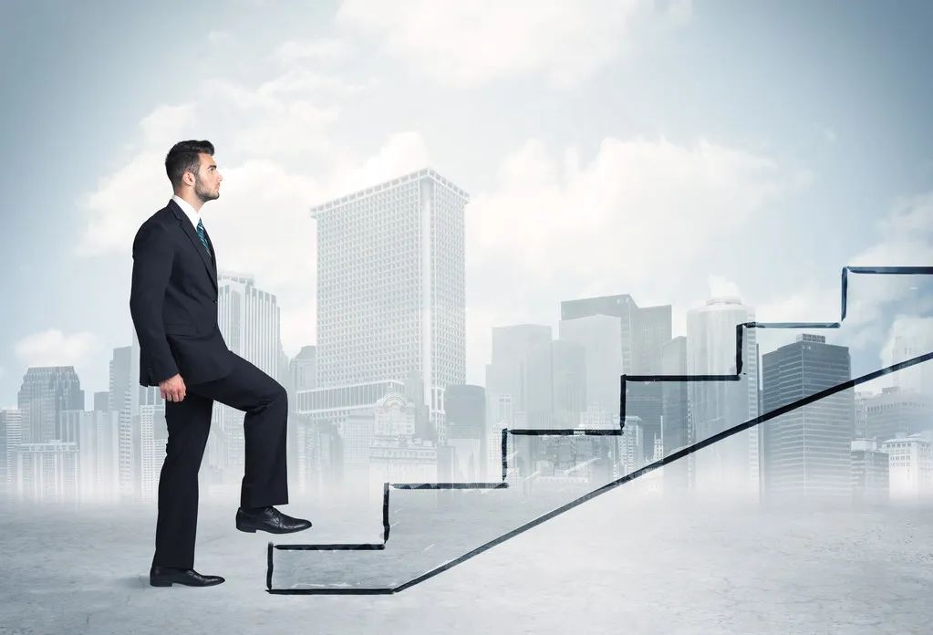 公司想把老员工赶走怎么办,公司怎么赶走一个不干活的老员工