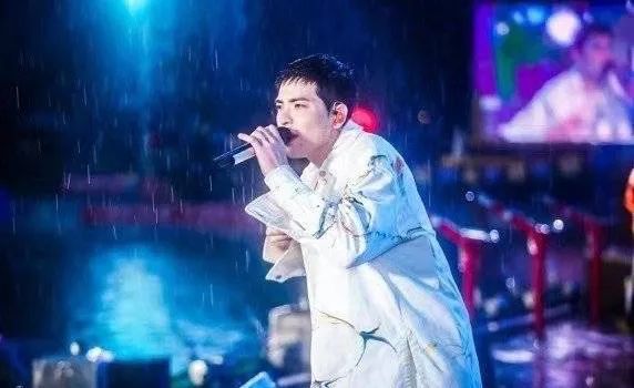 艺人们的外号都很霸气！“雨神”还不算啥，“小钢炮”才不敢惹