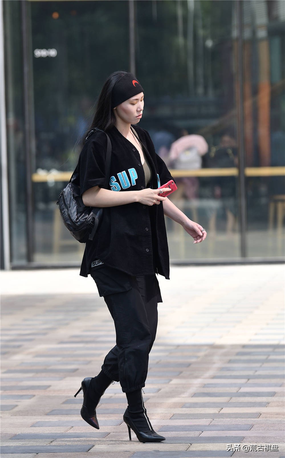 细跟尖头短靴搭配什么裤子好看,尖头细跟短靴搭配冬季