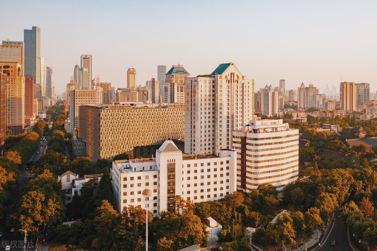鼓楼医院是省属还是市属,鼓楼医院和市第一医院各自优点