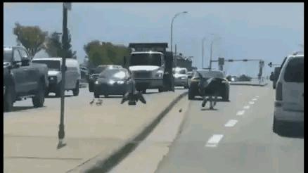 为什么加油站要24小时上班,为什么加油站一个工资1800