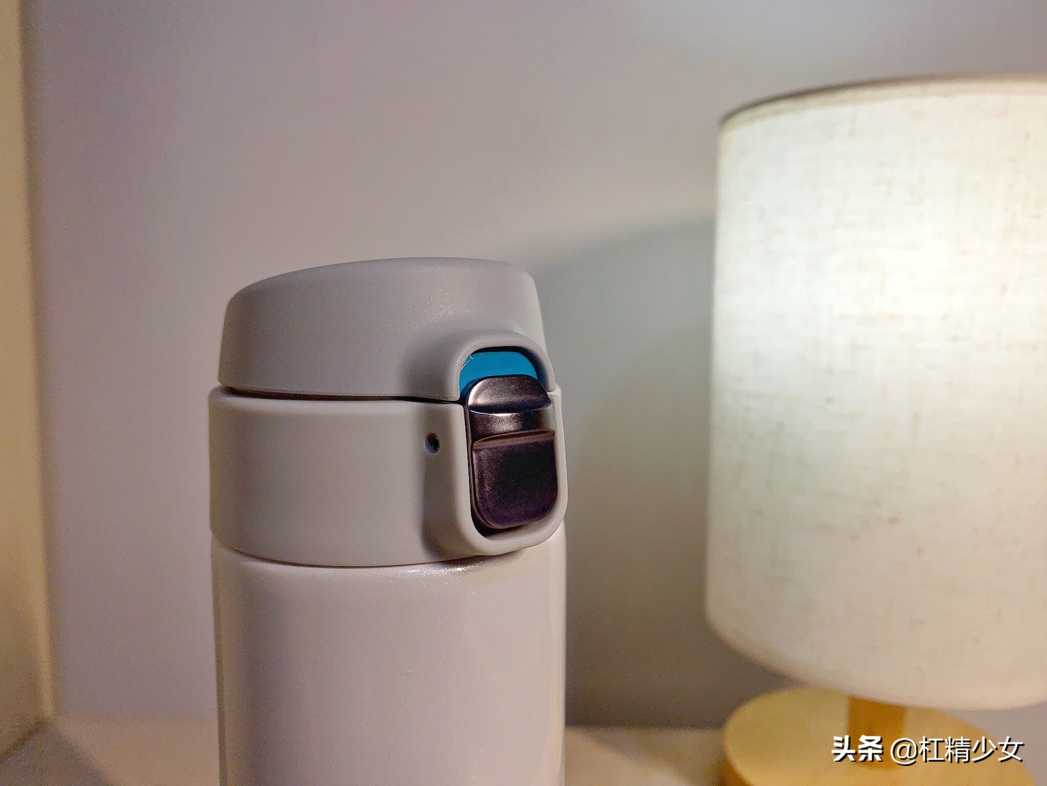 虎牌保温杯和象印保温杯哪个更好,虎牌保温杯和普通保温杯的区别