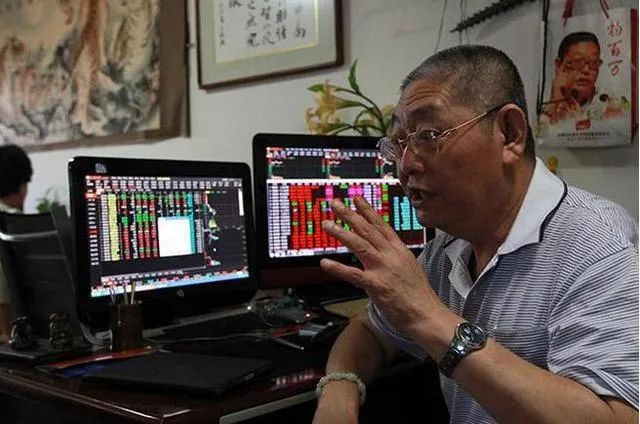 杨百万买国债赚钱,杨百万分享收益的视频