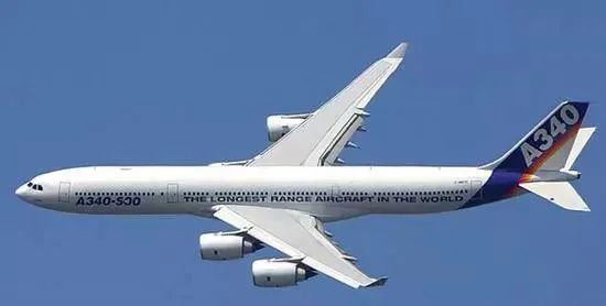 空客a340客机和波音747客机对比,法棍飞机起飞