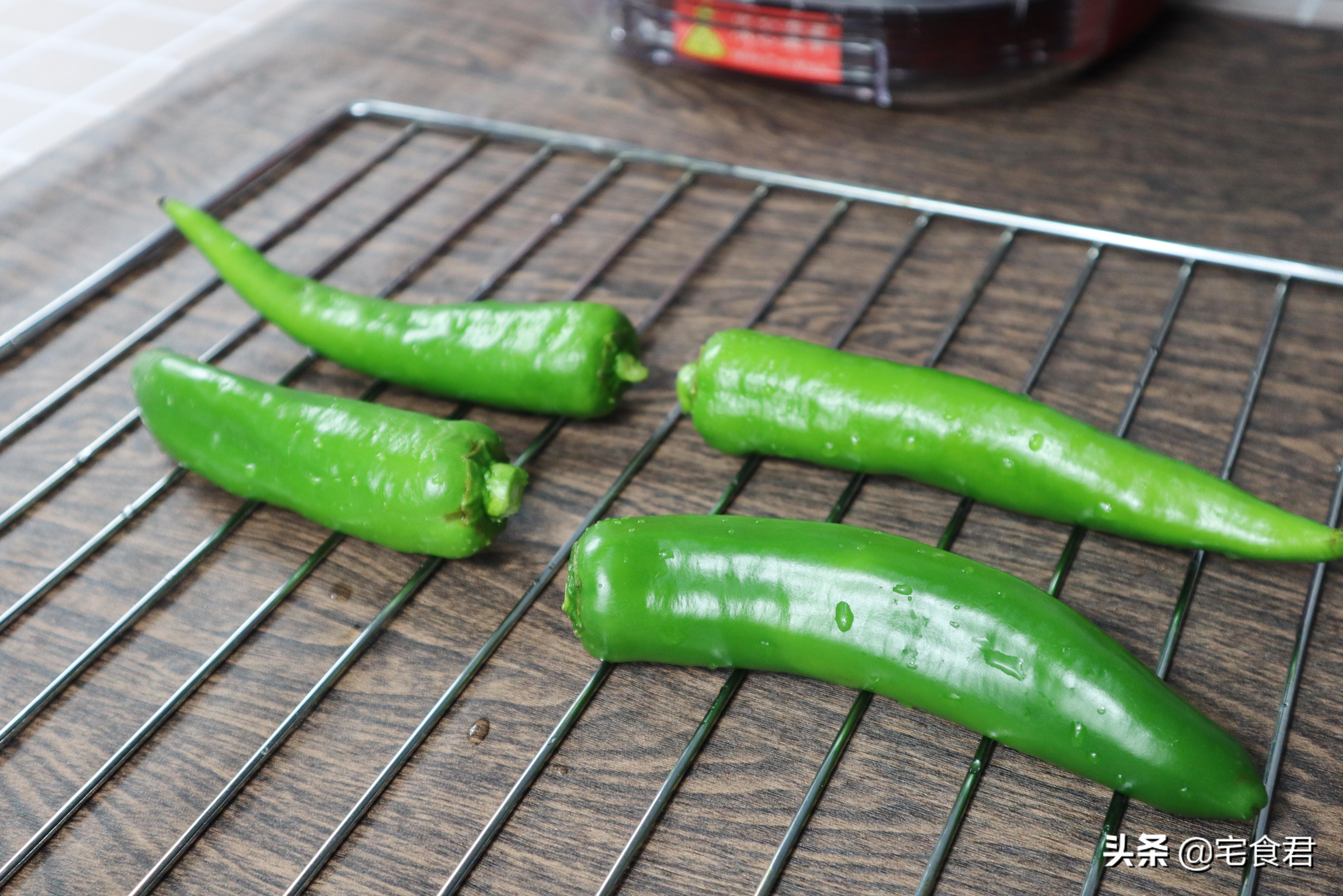 擂辣椒皮蛋最好吃的做法视频,擂辣椒皮蛋最正宗的做法