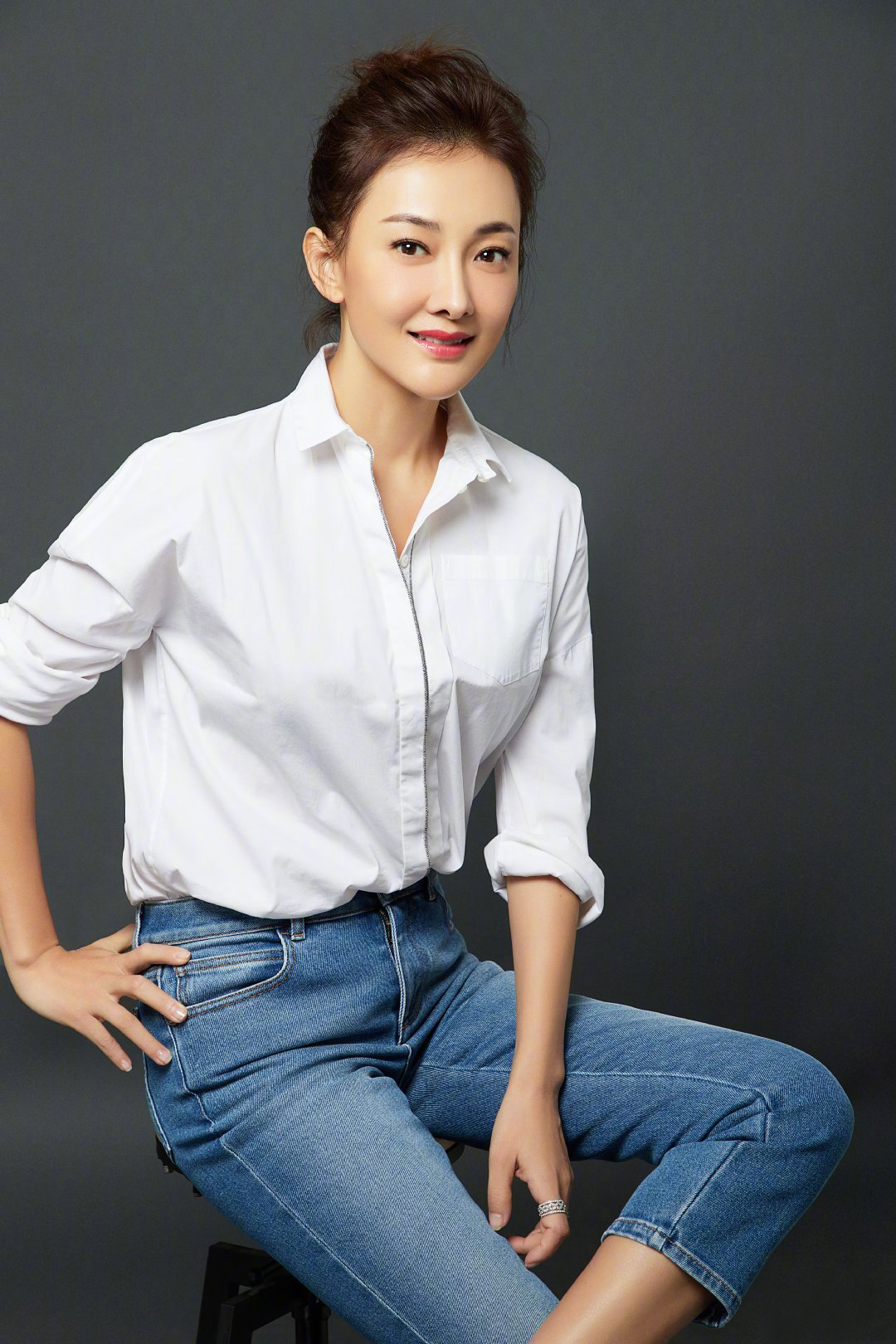 演员牛莉射击照片图文,著名演员牛莉