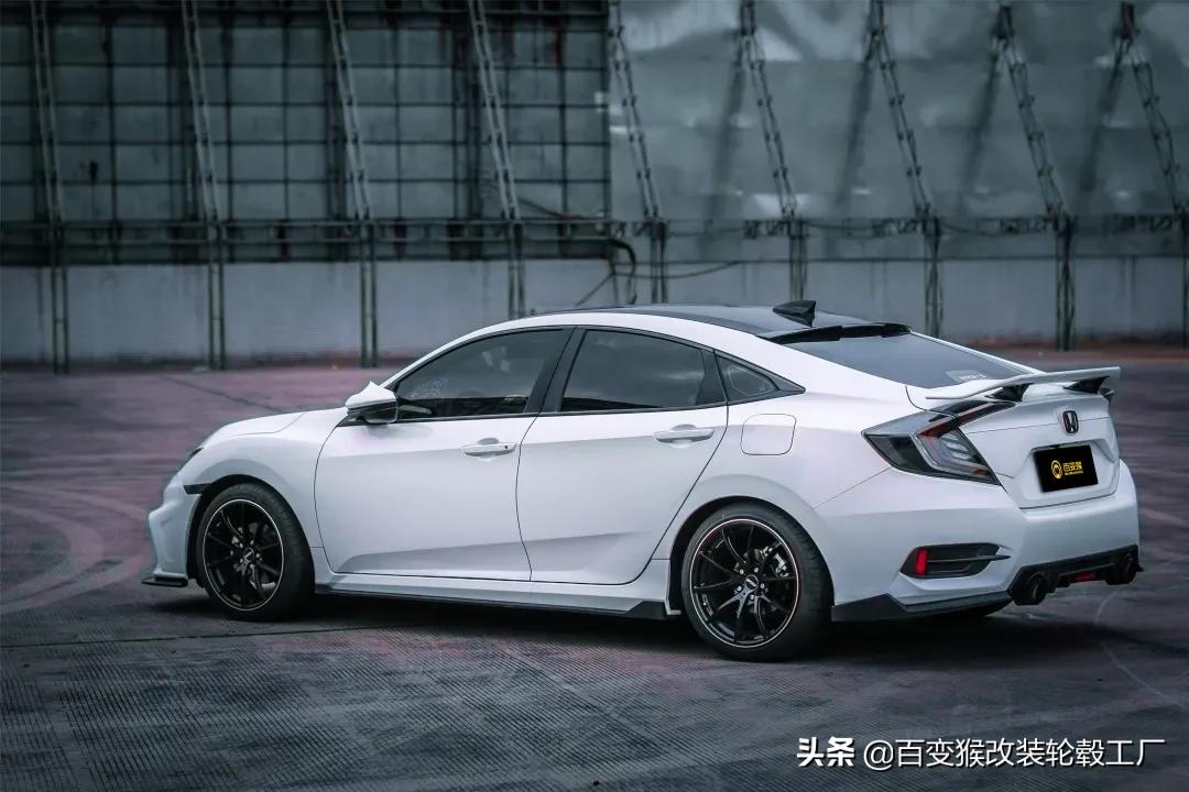 思域最新颜色改色,思域亮黑改色