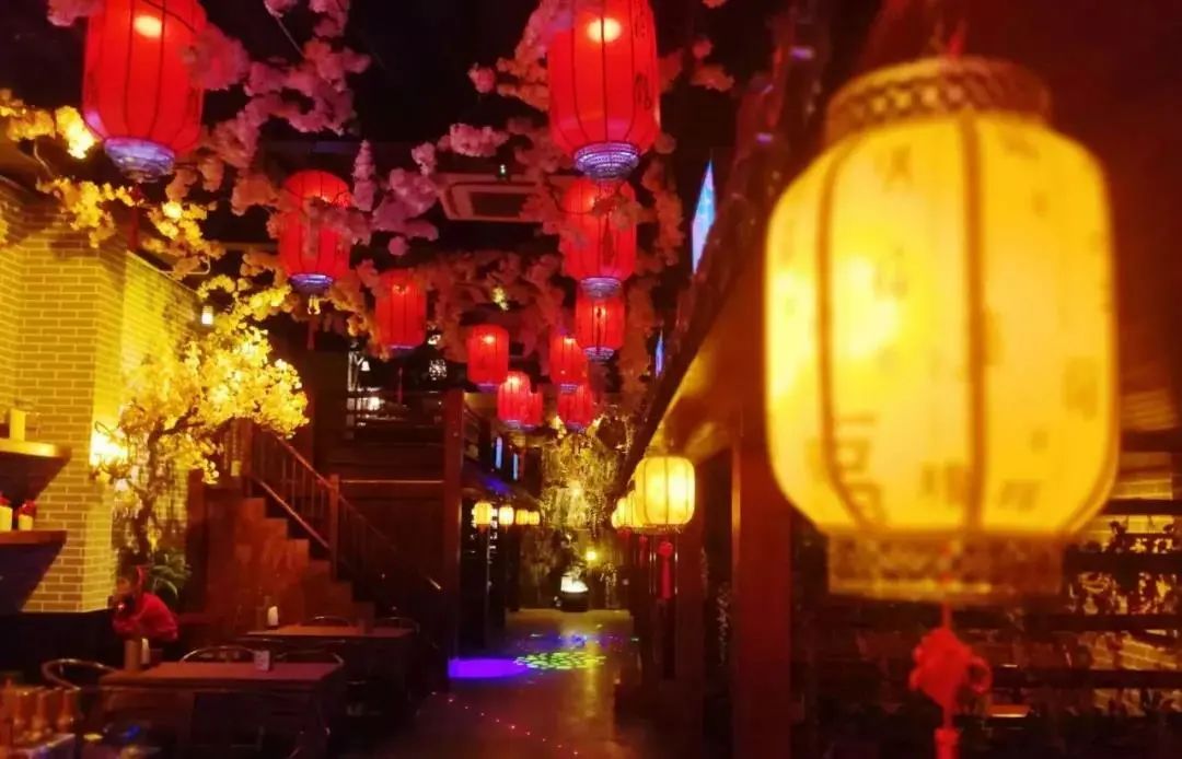 「风尚行」大地回暖，夜生活哪里嗨？新亚洲体育城告诉你