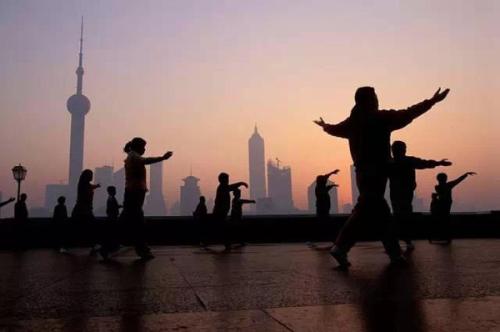 脖子酸痛扭脖子咔咔响,扭脖子咔咔响对颈椎有坏处吗