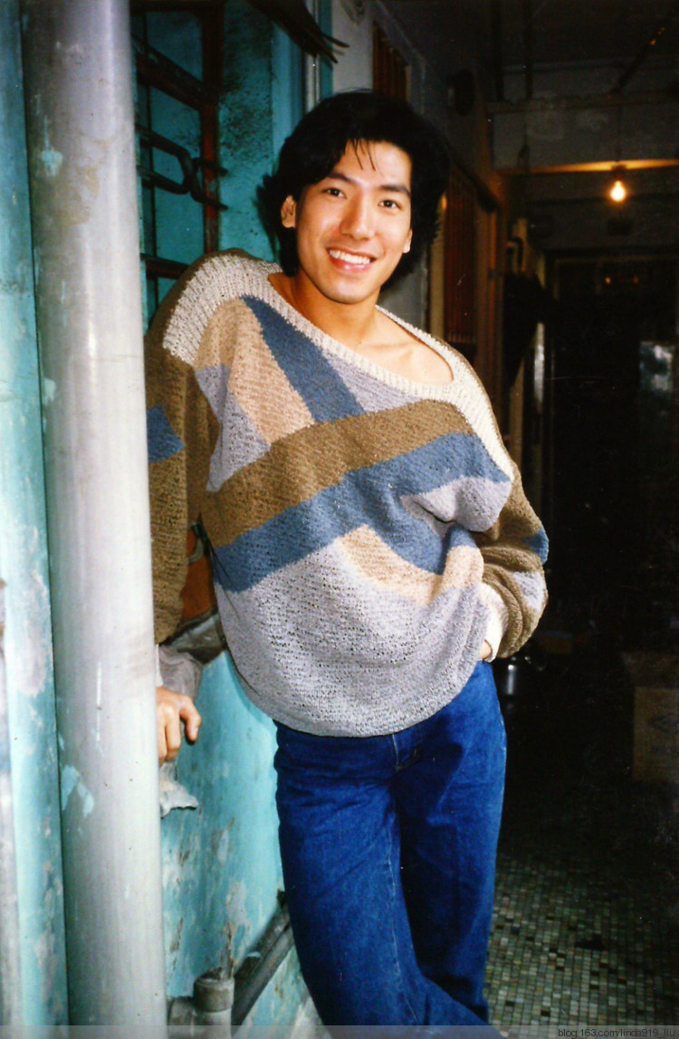 以前与现在乌鸦哥张耀扬,乌鸦哥张耀扬为什么突然头发白了