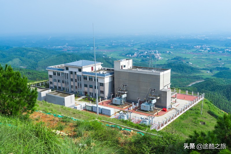 六景霞义山大风车地点,把车开到山顶的视频