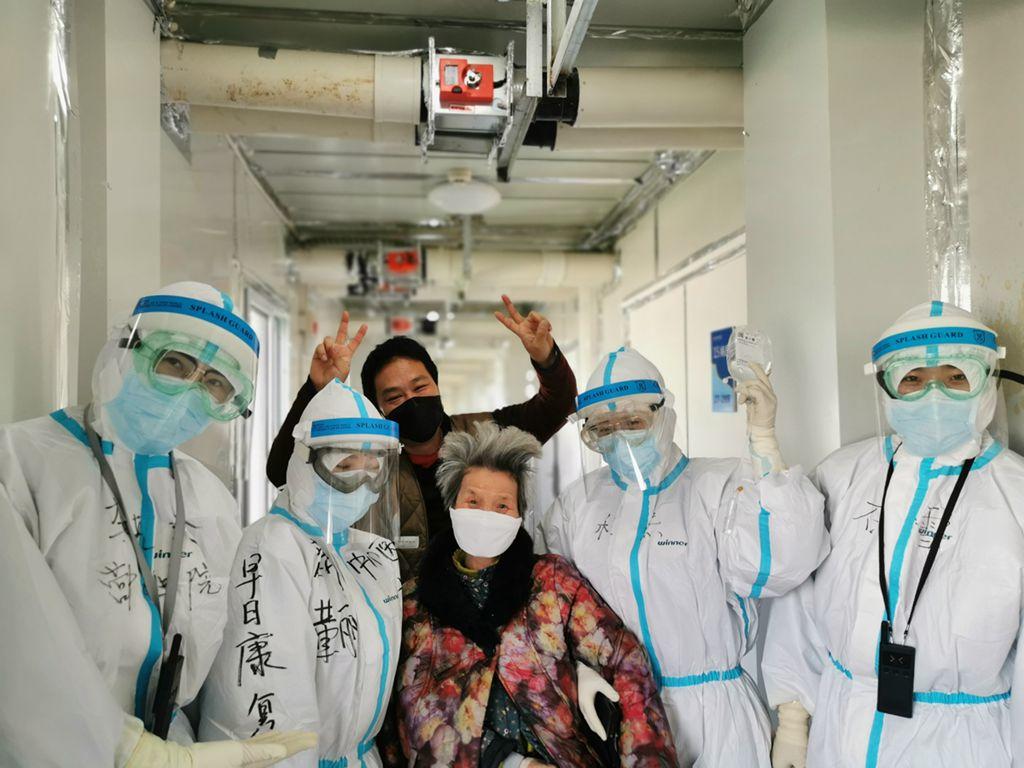 总有一个瞬间让你感动泪奔,盘点感动瞬间让人泪目