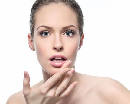 选择自己适合的肤色的粉底液,肤色天生粉底液测评