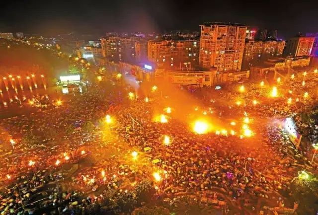 成都这座古城从不缺幻想和故事,四川藏着一个静谧古城