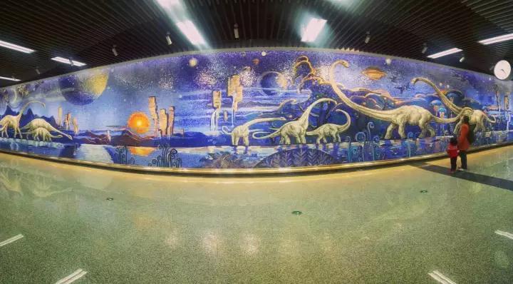 成都超“火”高校：占地2890亩，坐拥4大网红食堂，获人民日报关注！