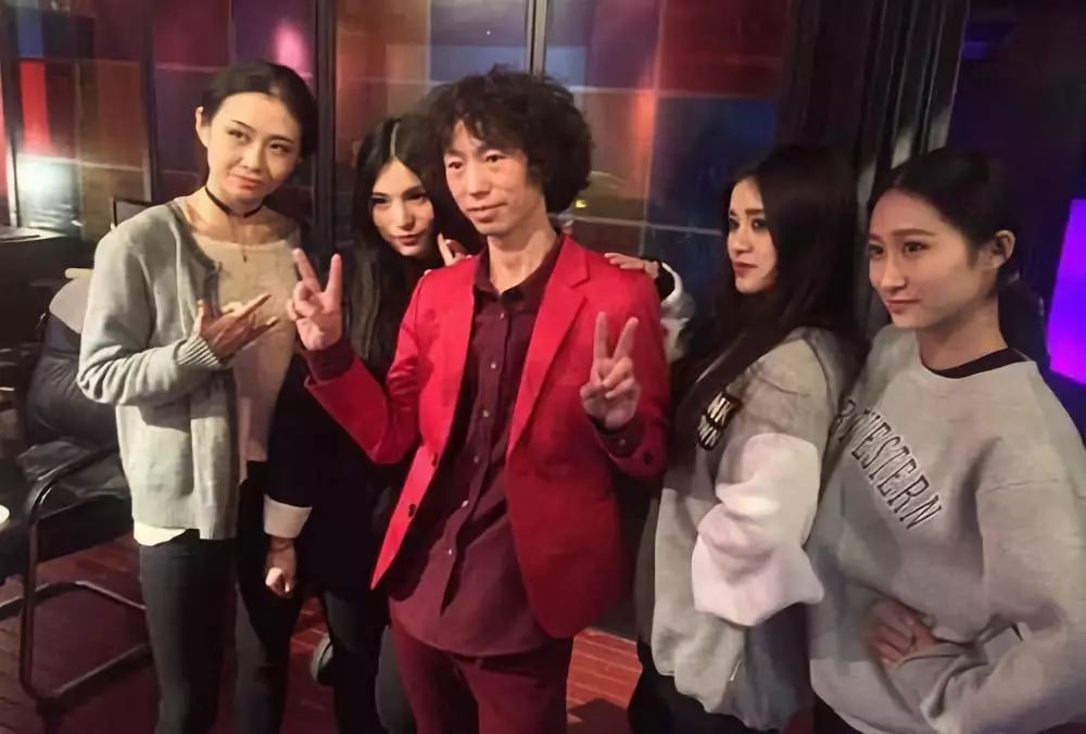 草根在天堂网红在地狱:流浪大师暴富,朱之文遭勒索,庞麦郎遗忘