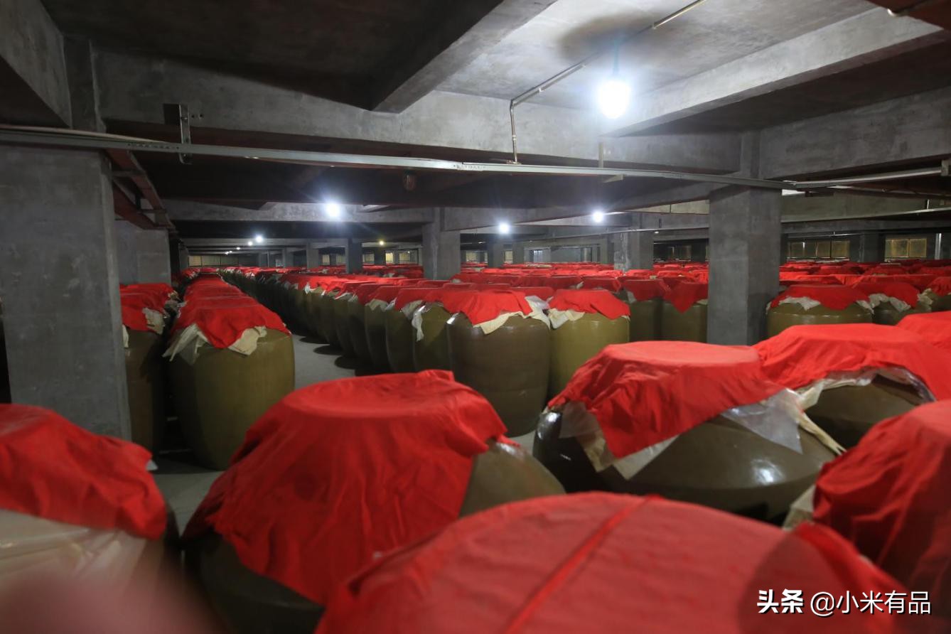 走进酒厂寻香觅味体验白酒文化,探访酱酒酒厂