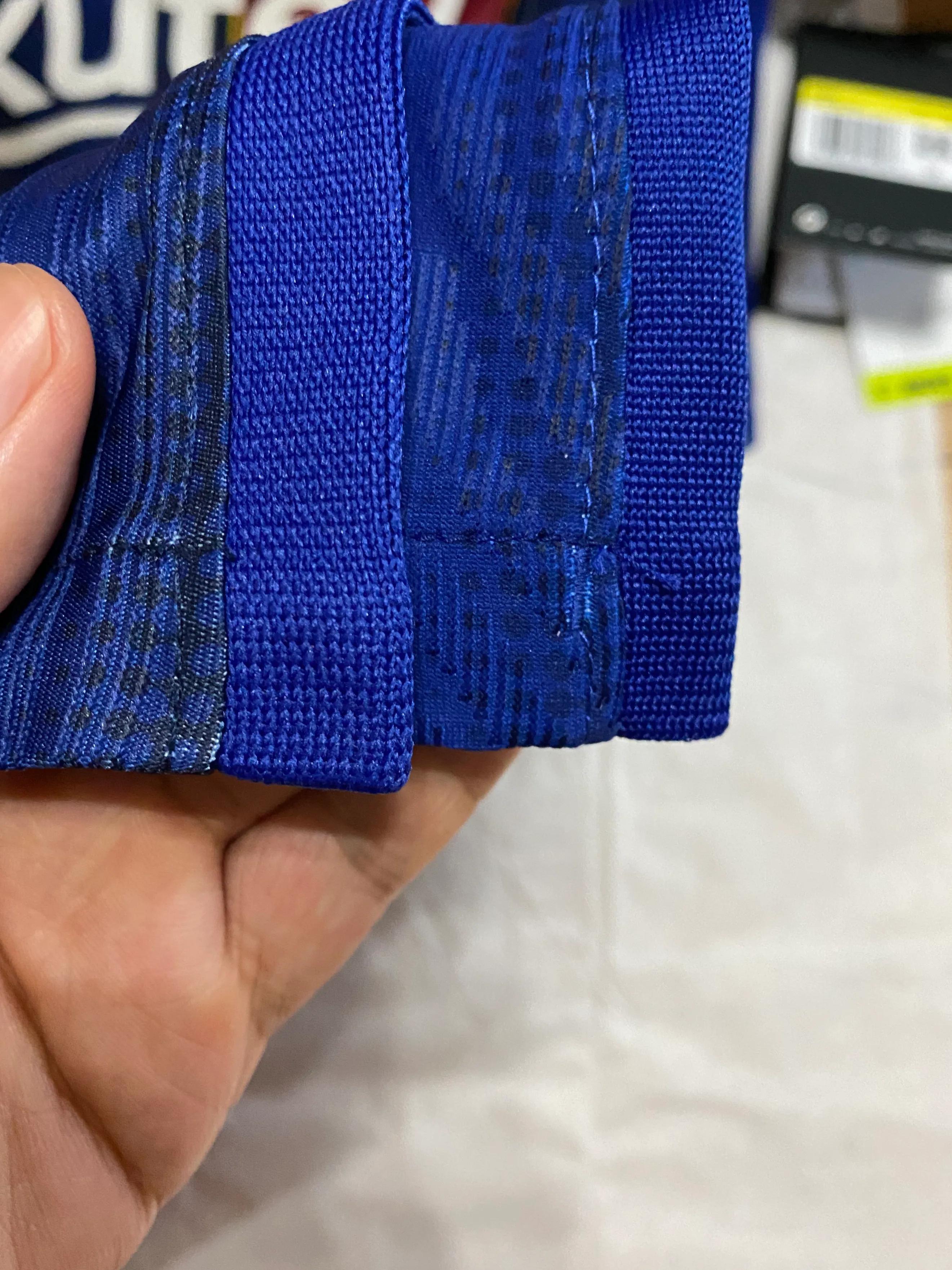 巴萨2021球衣真假对比,现在的巴萨新版球衣