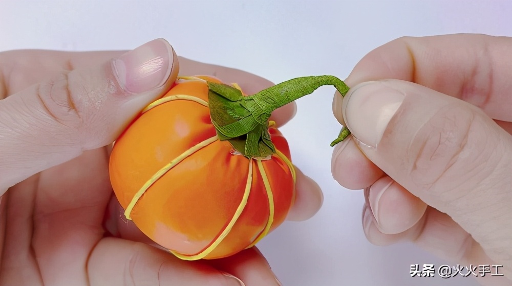 创意气球手工简单做法,长气球做南瓜造型