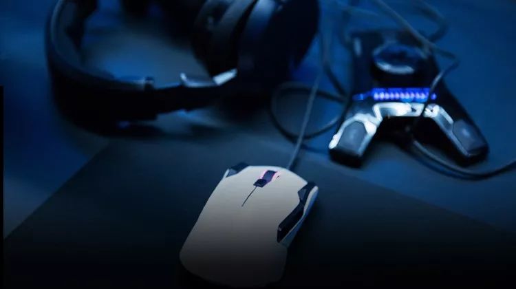 罗技vs雷蛇：游戏周边市场的全球王者对决