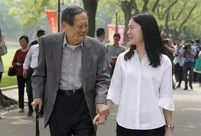 翁帆父亲翁云光年龄,翁帆父亲如何评价女儿婚姻