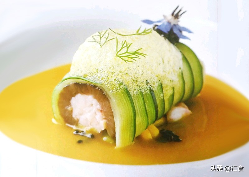 茶香脆皮鸡、蜂巢宫保鹅肝、金瓜泡沫百花酿海参