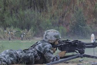 解放军沙漠突击步枪,解放军又一款神器横空出世