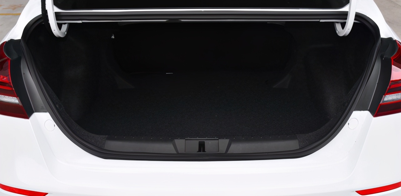 吉利帝豪1.4t油耗多少钱一公里,吉利帝豪油耗车评