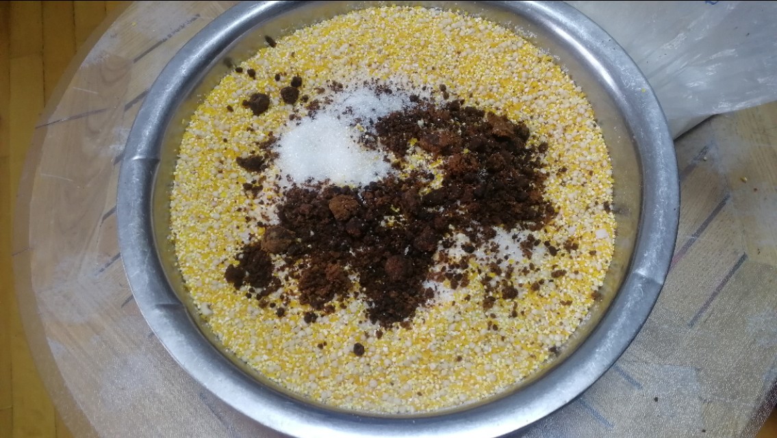 秋雨后钓鲫鱼钓深还是钓浅,秋钓鲫鱼钩距和子线长短