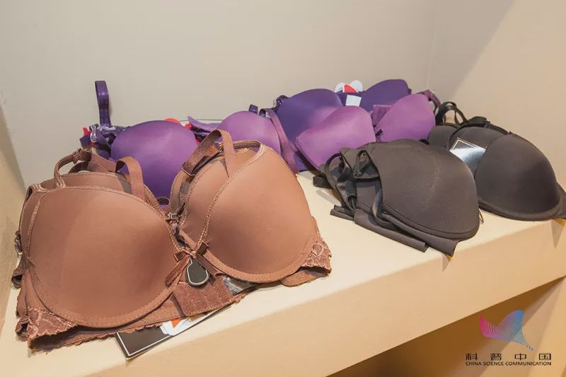 为什么穿的内衣过紧容易得乳腺癌,长期穿内衣会不会乳腺增生