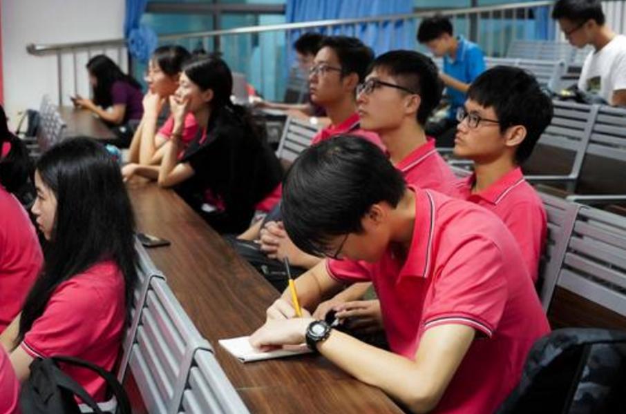 只有本科生算出来数学题,怎么理解本科生和专科生