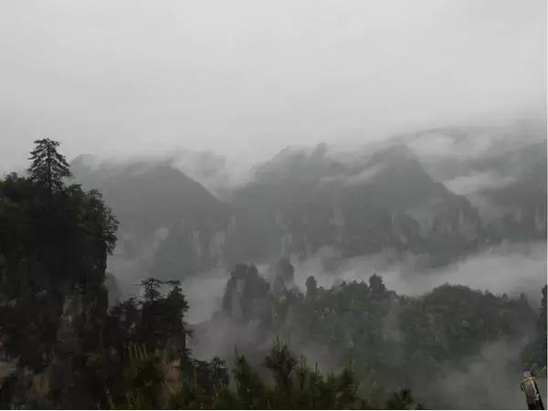 在张家界旅游遇到雨天,去张家界旅游哪个风景最好