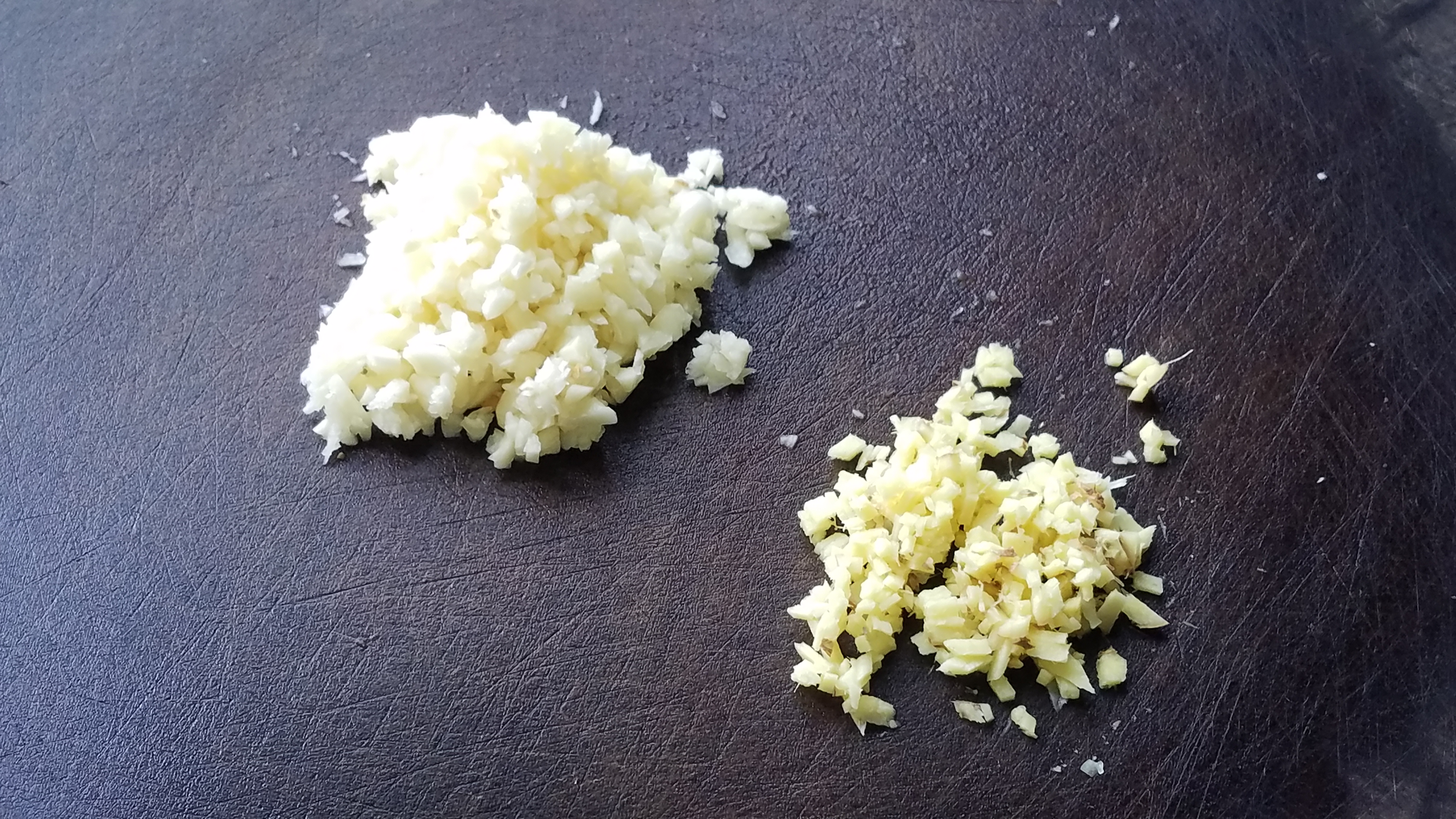 香喷喷的鸡肉煲,鸡肉香嫩的制作方法