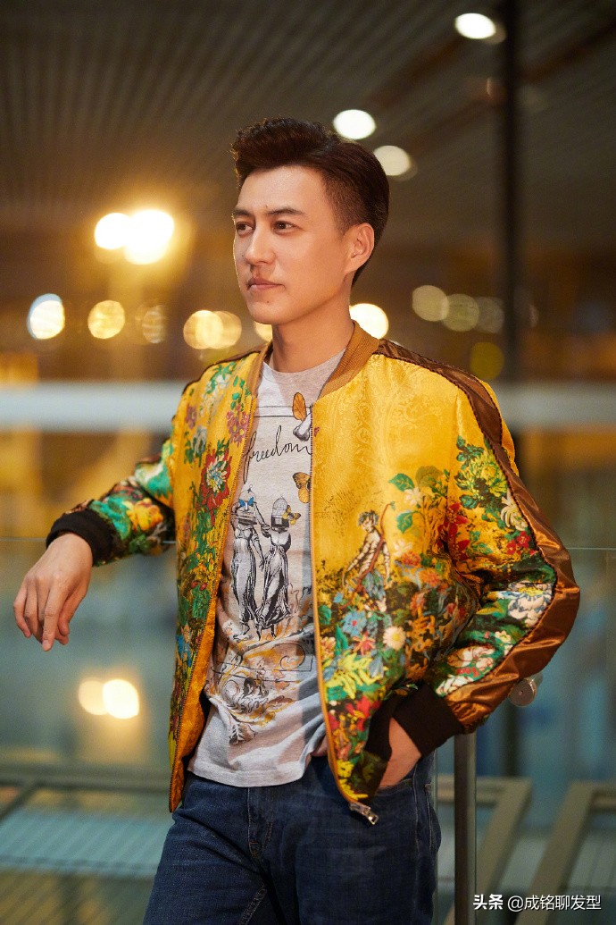 靳东三七偏分男生发型,靳东三七分侧背头