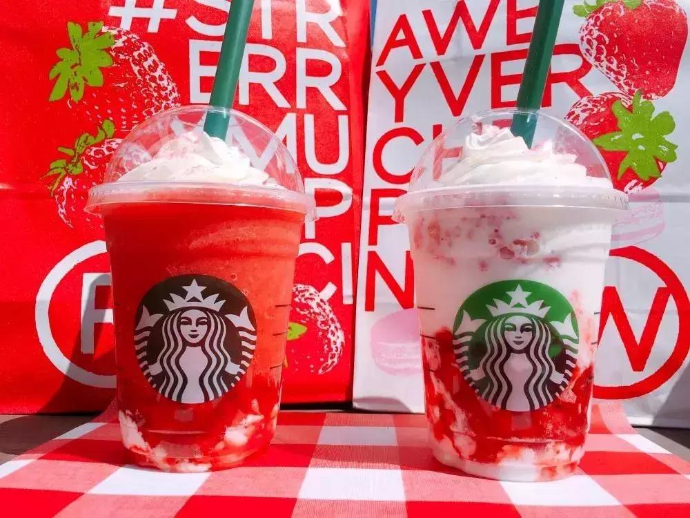 代购爆单预感！星巴克最新“猫耳杯”、“草莓收纳包”成超级网红