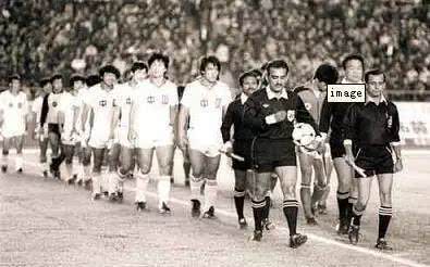 看中国足球的观众吐槽,看中国足球比赛的各种反应