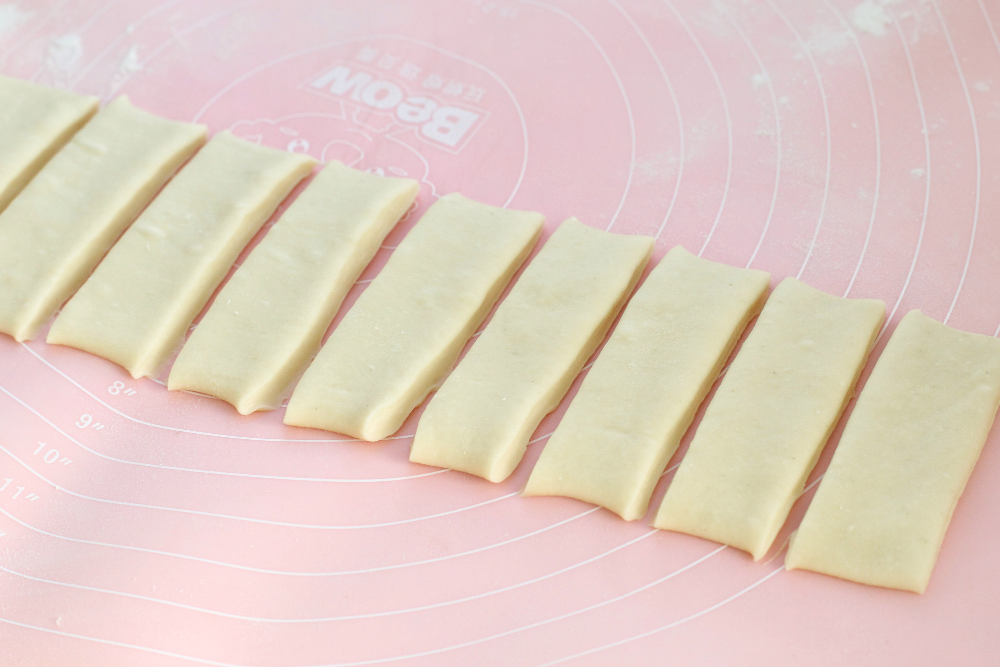 空心小油条怎么做到蓬松酥脆,香酥小油条记住关键3步个个蓬松