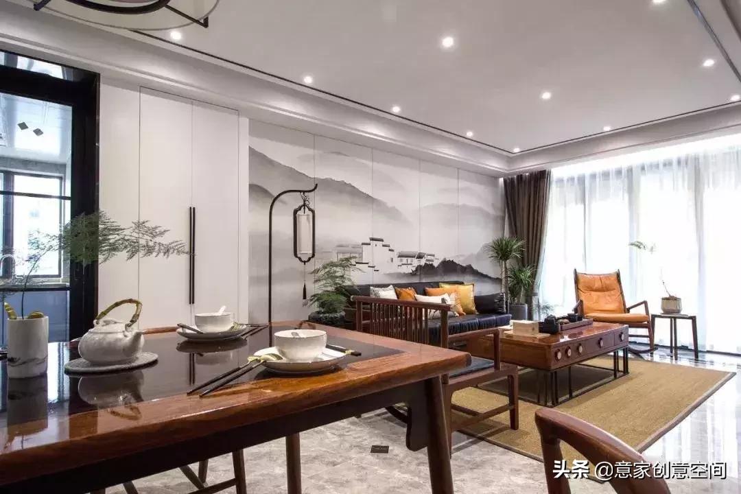 电视墙挖个洞，电视柜就不用买了，这套新中式三居室太好看了！