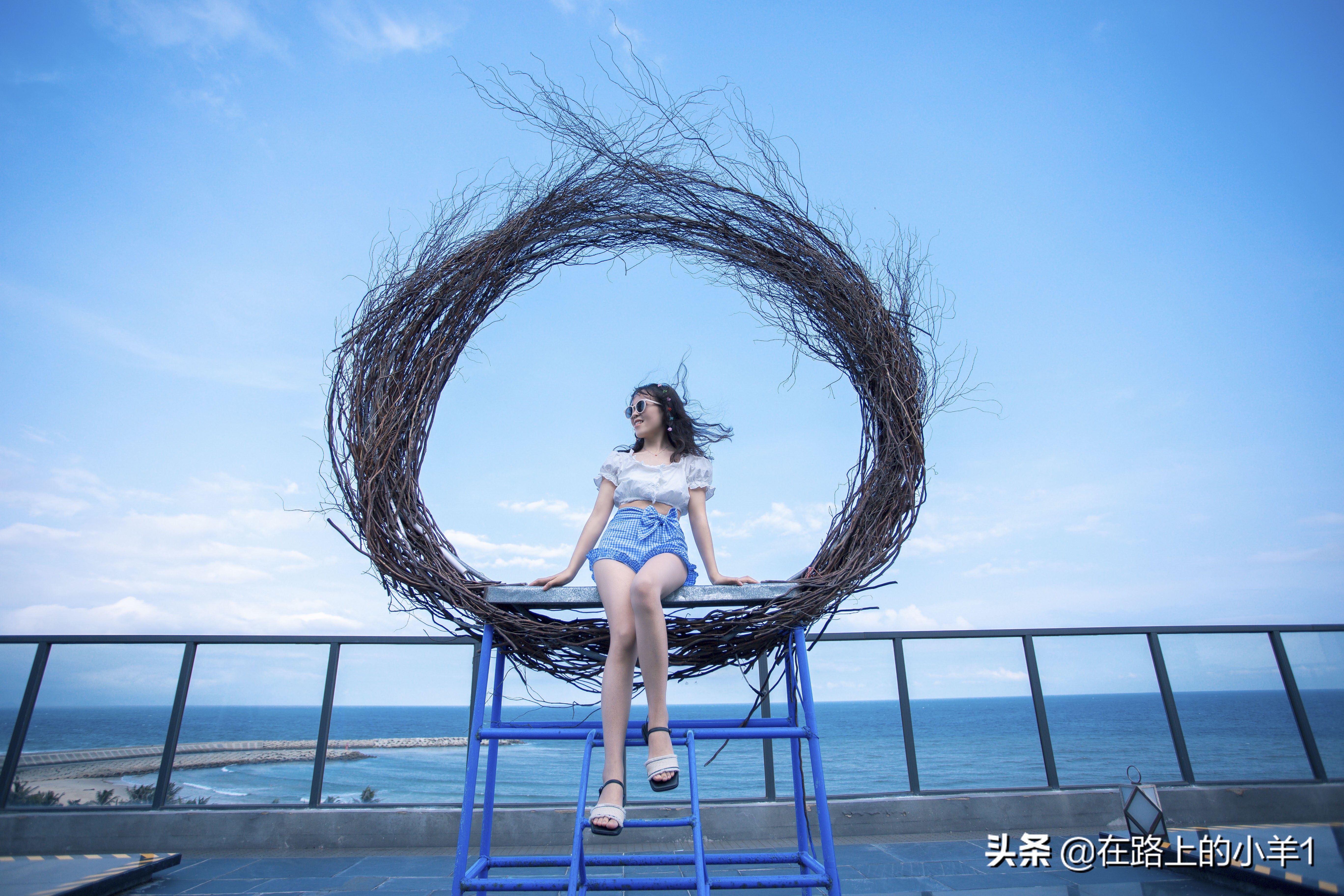 此地距离三亚仅23分钟车程,游客稀少环境清幽,真正的度假胜地