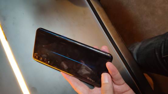 iqoo玩狂野飙车,iqoo机器人的骚操作