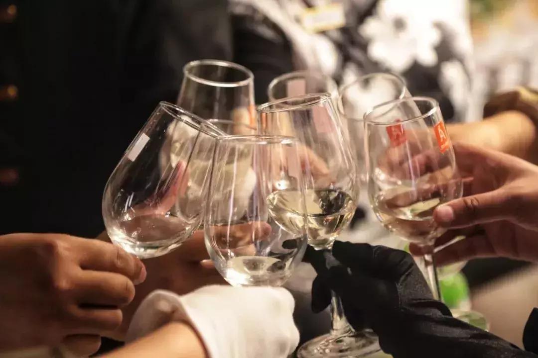 全天津只有一家!换装、谍战、烧脑…明星大侦探同款100%还原