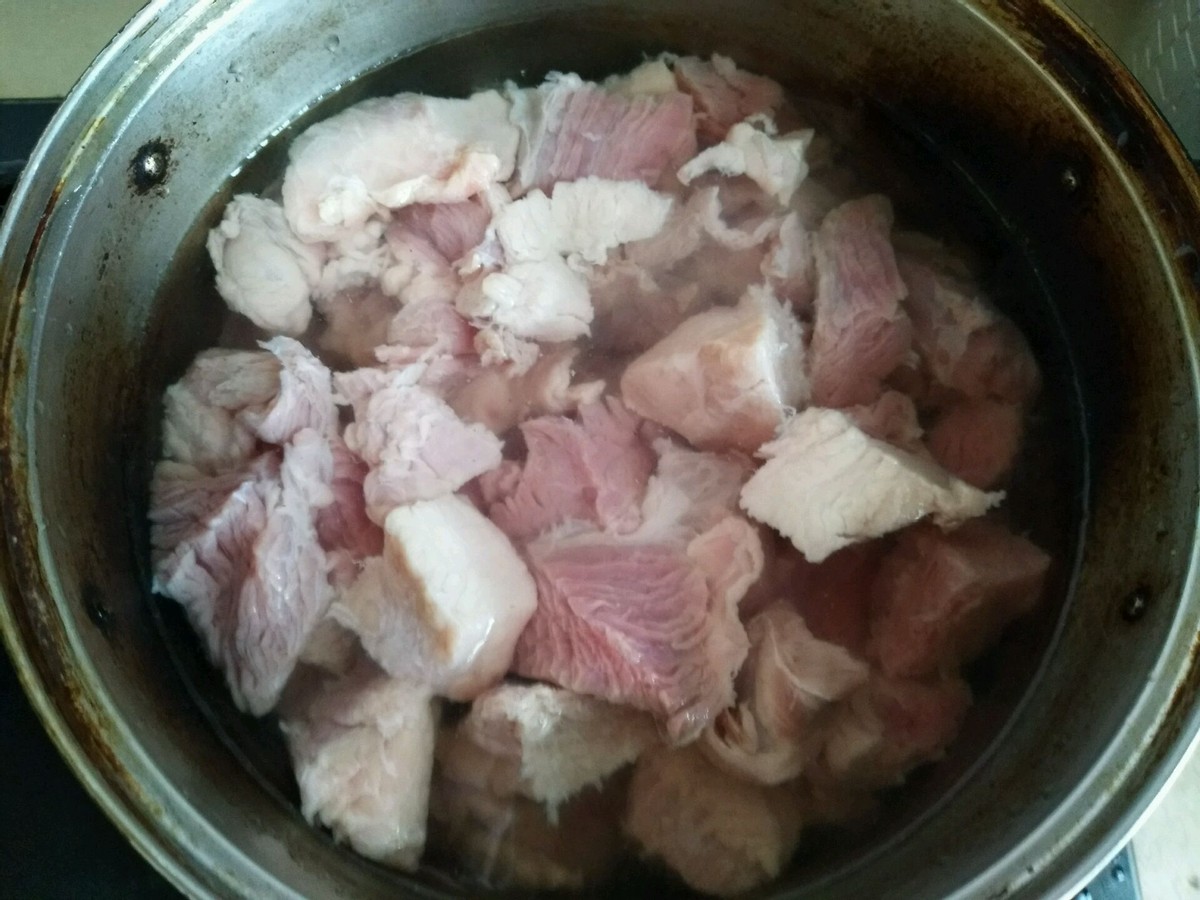 燕窝怎么熬汤好吃,鲜炖燕窝是很好的选择