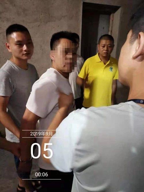 警方追凶40年犯罪嫌疑人落网,警方抓获潜逃22年嫌疑人