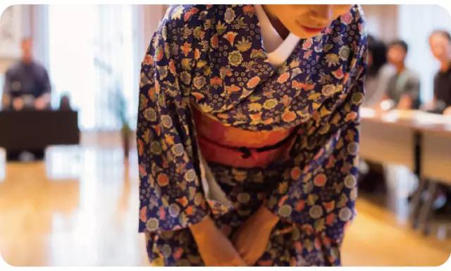 在日本的自助贩卖机里，你能买到全宇宙