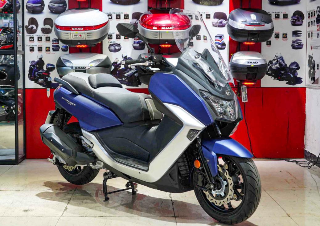 三阳maxsym400运动踏板摩托车,sym三阳摩托车2022款什么时候上市