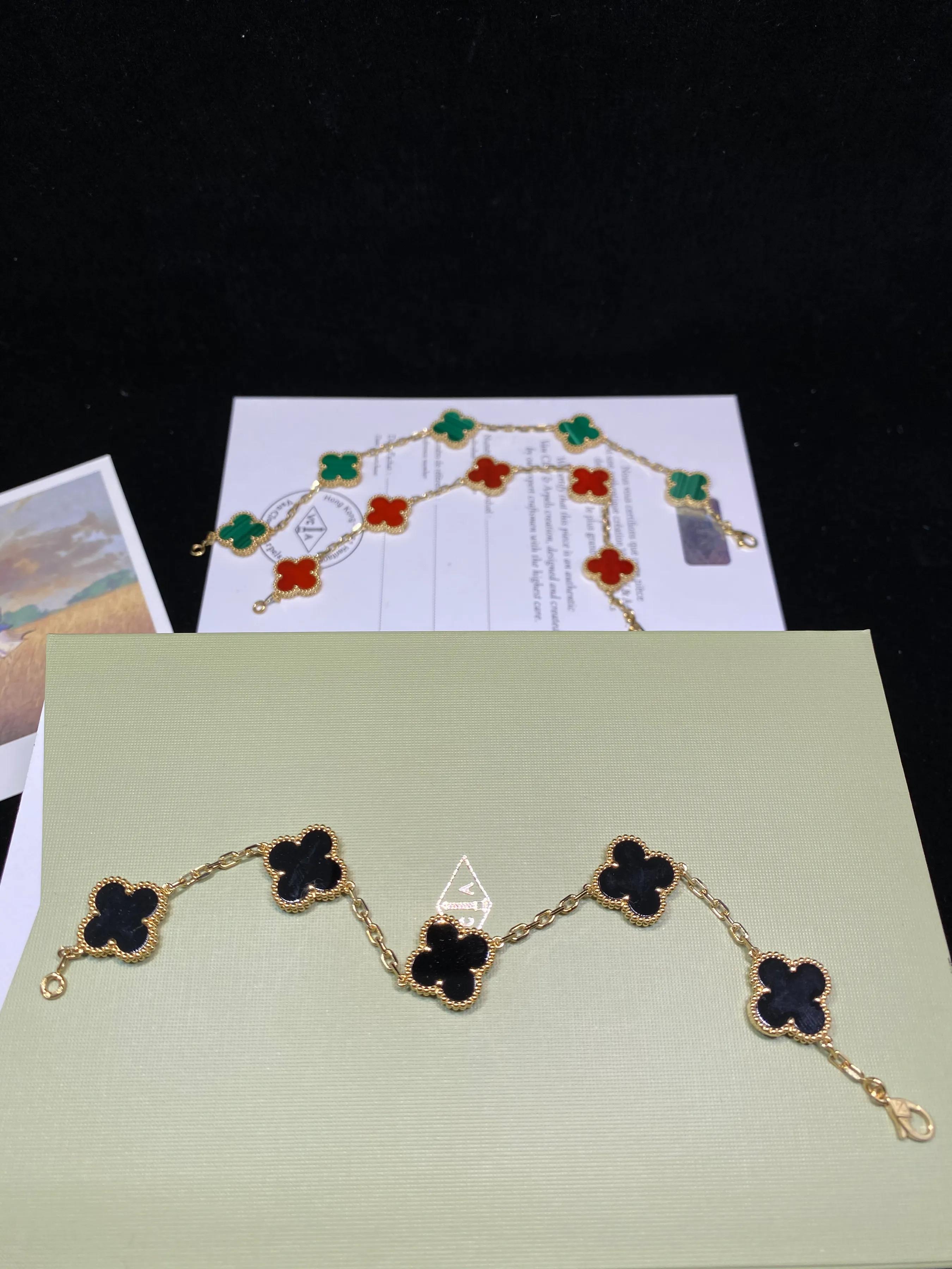 vca梵克雅宝四叶草圣诞限量款项链,vca四叶草手链最新款