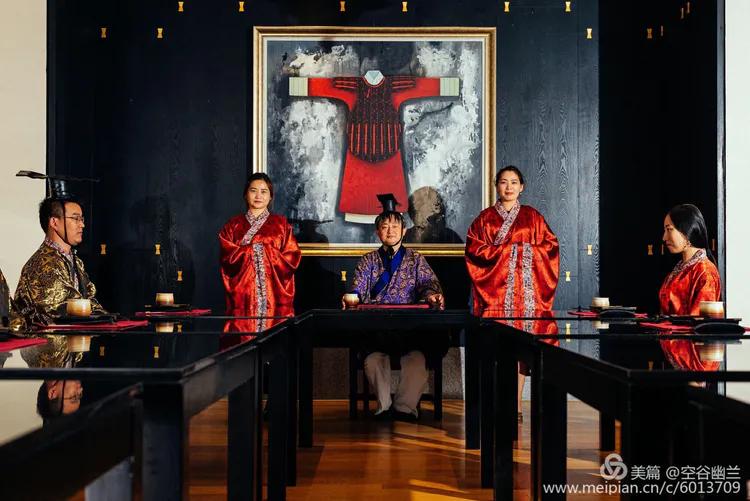 李醉：清到十分寒满地始知明月是前身